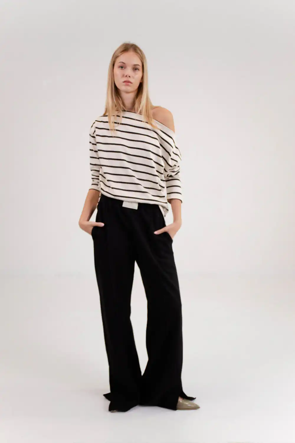 TRENERKA APRIL NO.2 BLACK - Slika 7