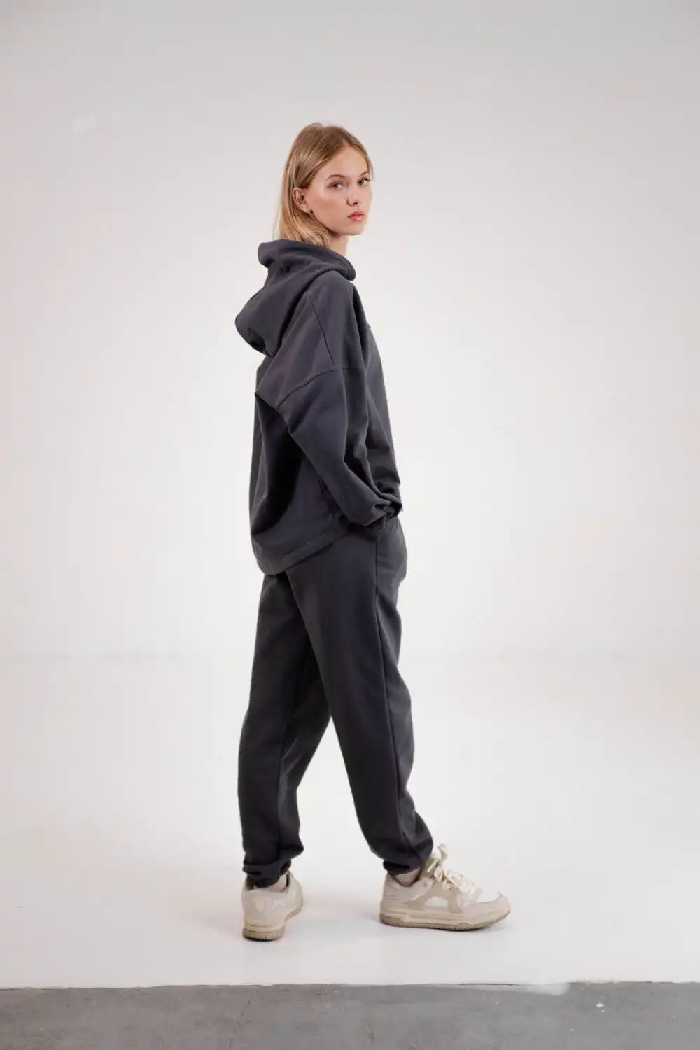 TRENERKA CASUAL DARK GREY - Slika 4