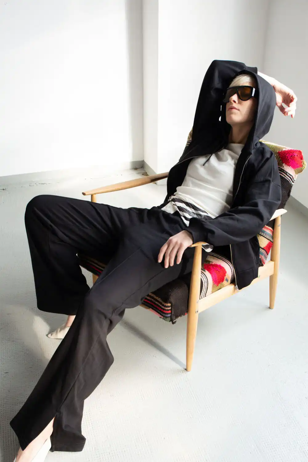 trenerka april no.2 black